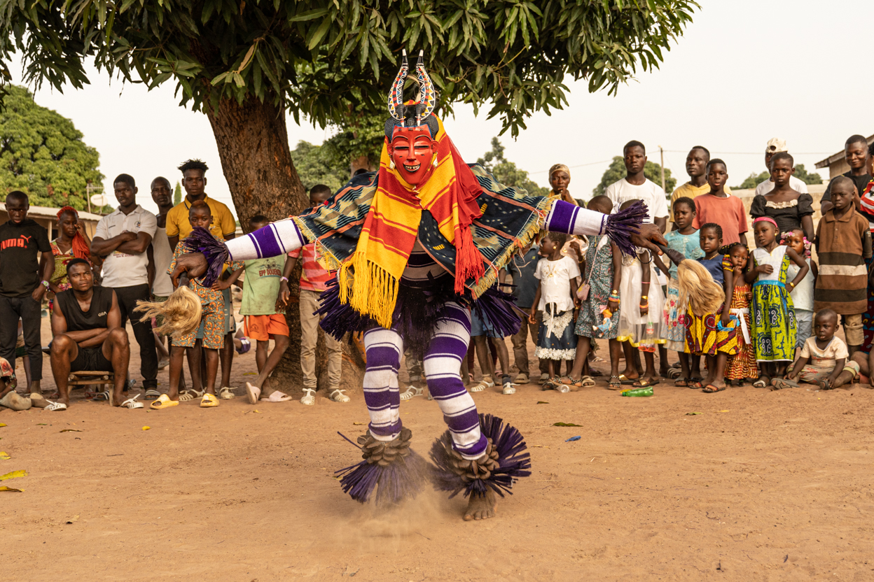 Dancer in Ivory Coast photo Tour