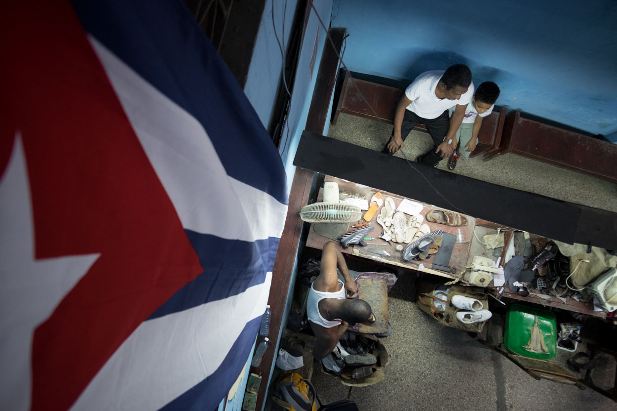 Phoro session in a shop Cuba