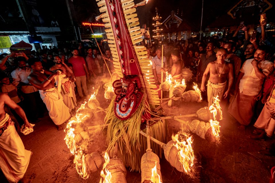 A fiore india theyyam ceremony